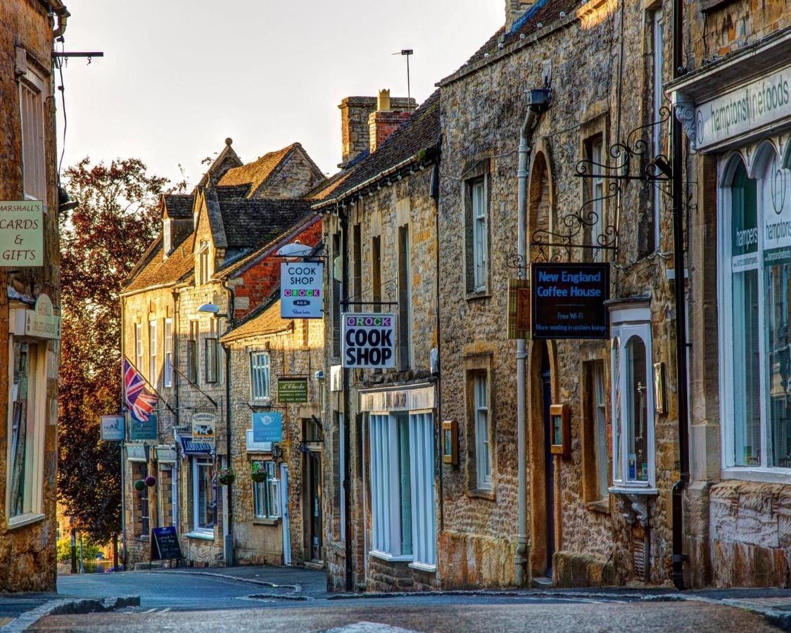 Davenford Cotswold Gardens Bed & Breakfast Stow-on-the-Wold Exterior photo