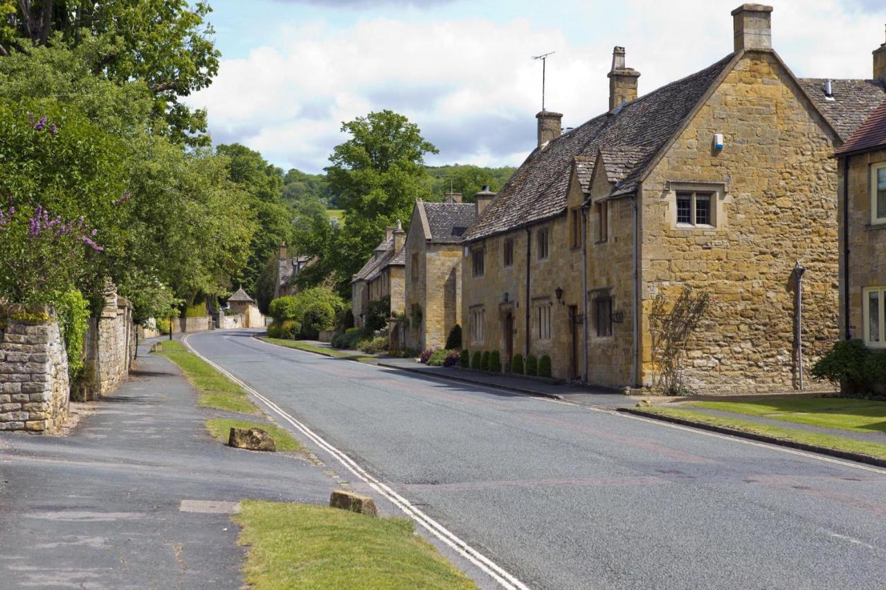 Davenford Cotswold Gardens Bed & Breakfast Stow-on-the-Wold Exterior photo